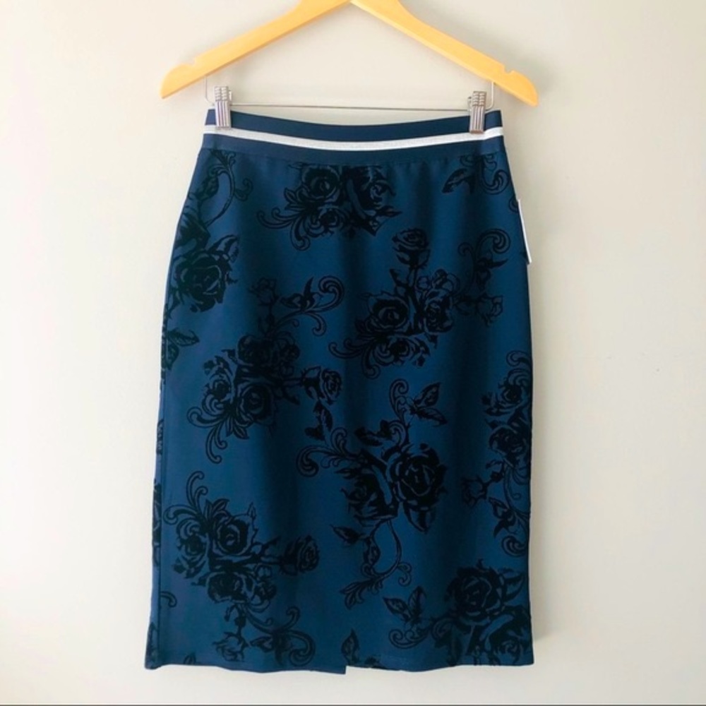 NY COLLECTION Floral Stretch Pencil Blue black Skirt size small